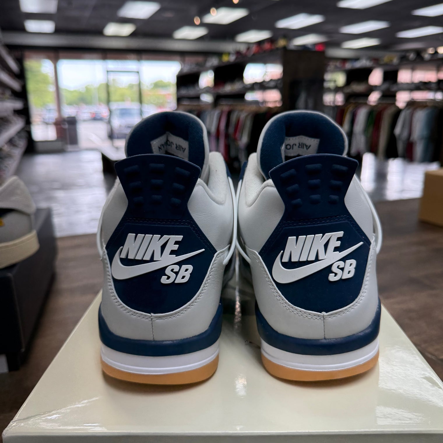 Navy SB Jordan 4 (USED)