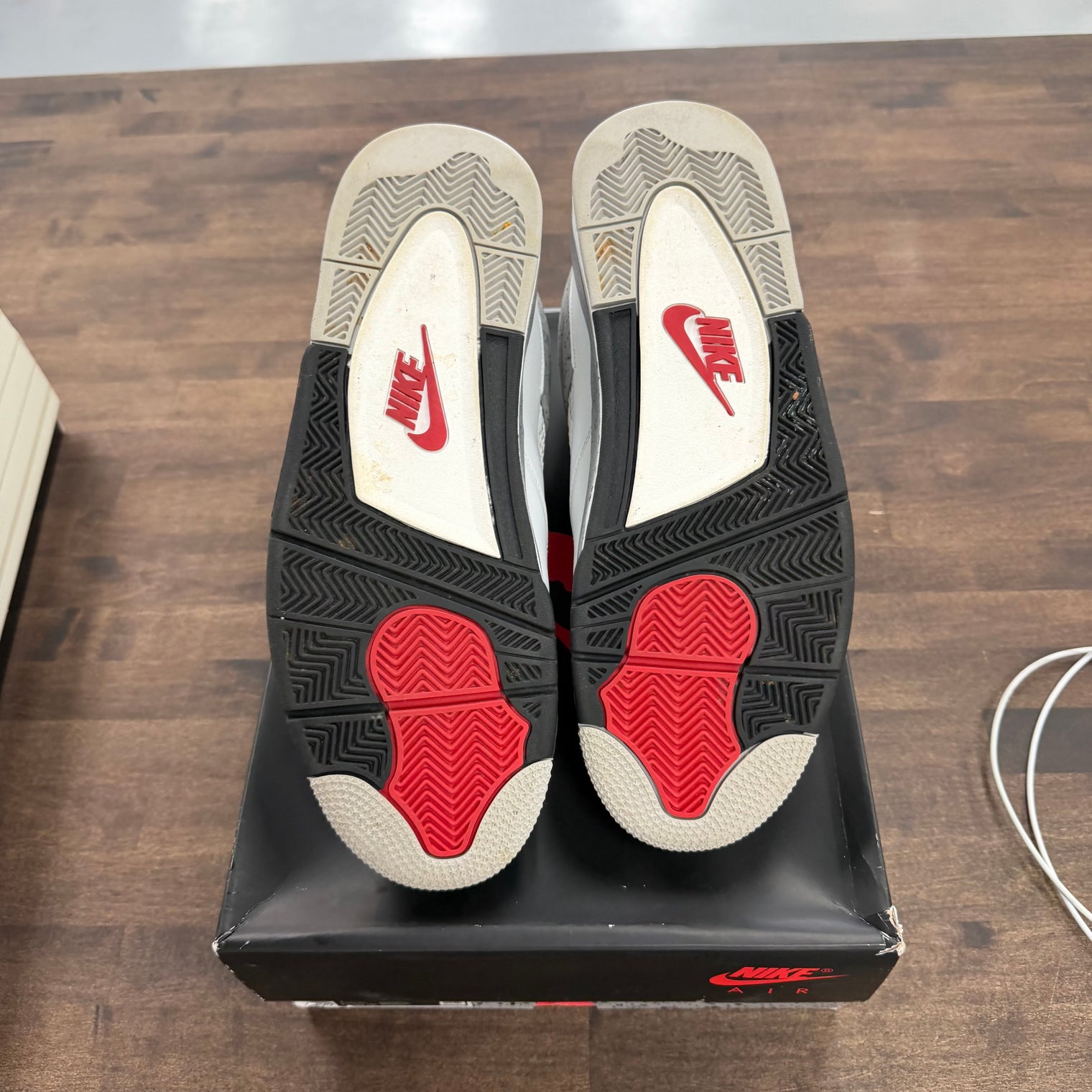 White Cement Jordan 4 Retro (2025) (USED)