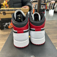 Chicago Jordan 1 Mid (2022) (GS) (USED)