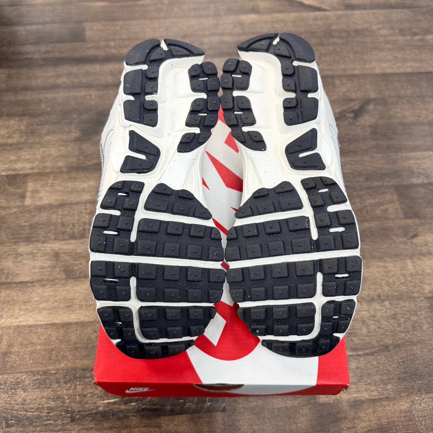 Nike Zoom Vomero 5 Photon Dust Chrome (GS) (Lightly Worn)