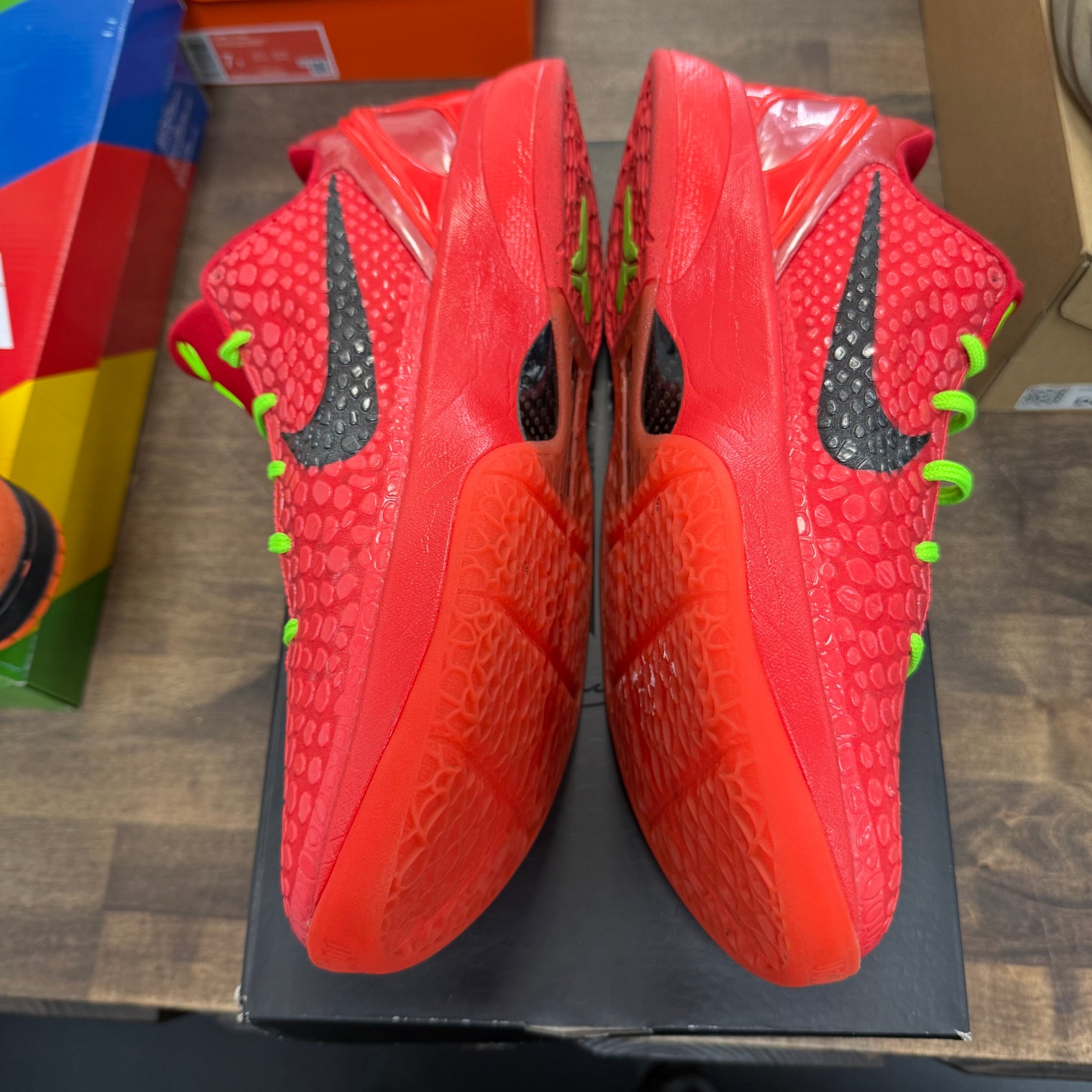 Reverse Grinch Kobe 6 Protro (USED)