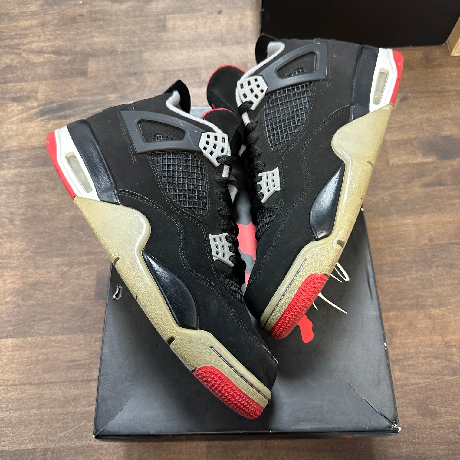 Bred Jordan 4 (2019) (USED)