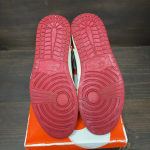 Jordan 1 Retro High OG Chicago Lost and Found Size 10 (Pre-Owned)