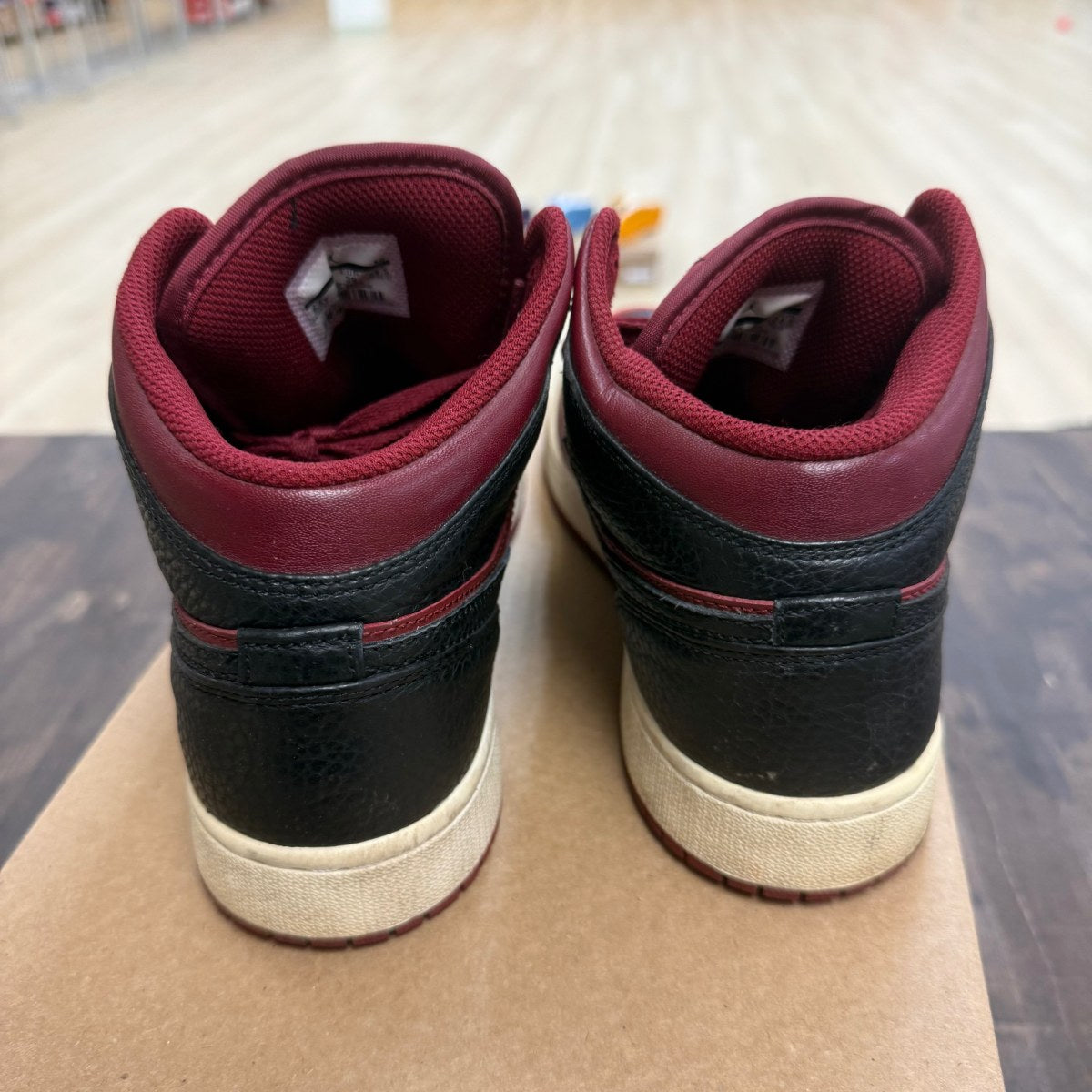 Jordan 1 Mid Team Red Black White (GS) Size 6.5Y (Pre-Owned) - Image 5