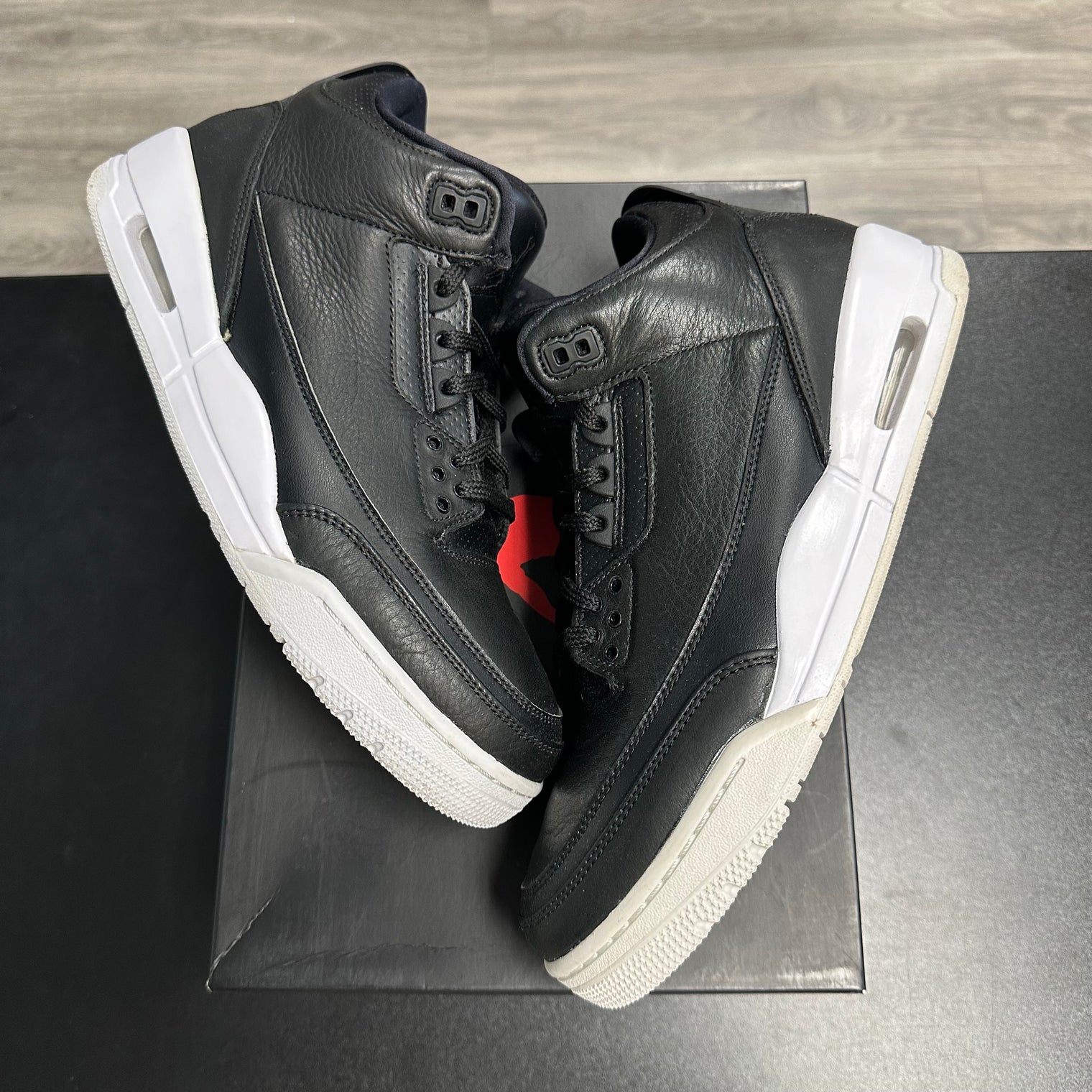 Cyber Monday Jordan 3 (USED)