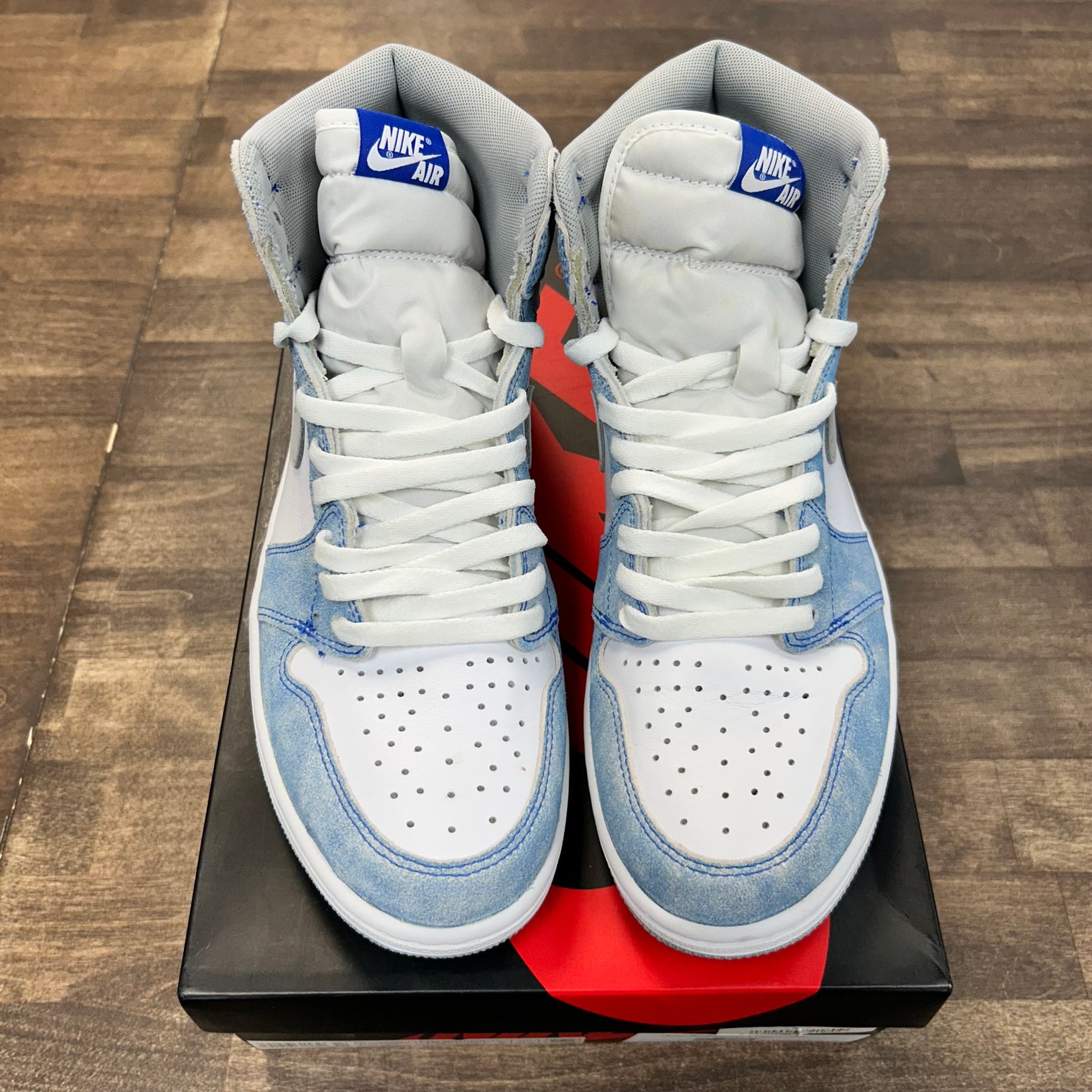 Hyper Royal Jordan 1 High (USED)