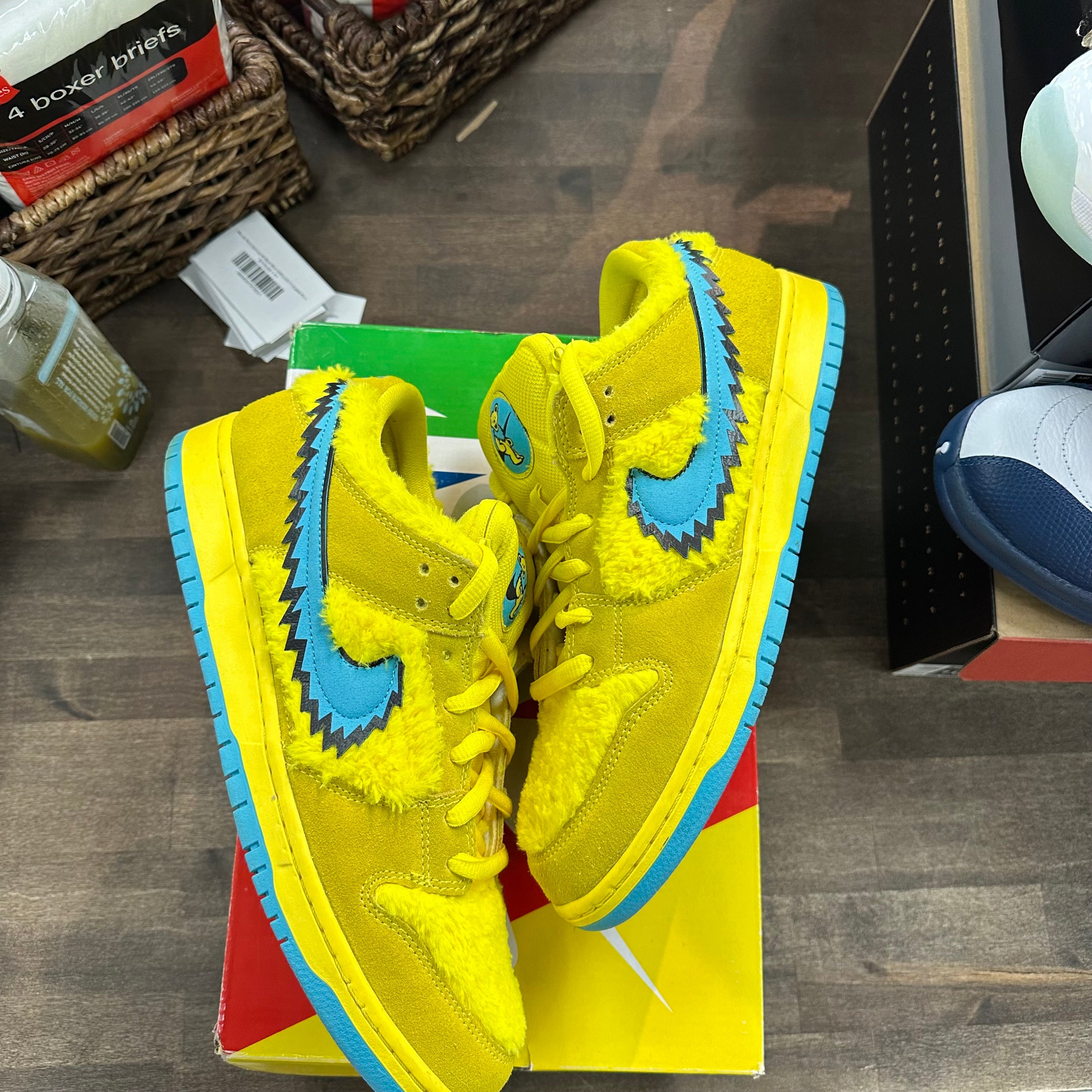 Nike SB Dunk Low Grateful Dead Bears Opti Yellow (US 11) (USED) Size 11 (Pre-Owned) - Image 1
