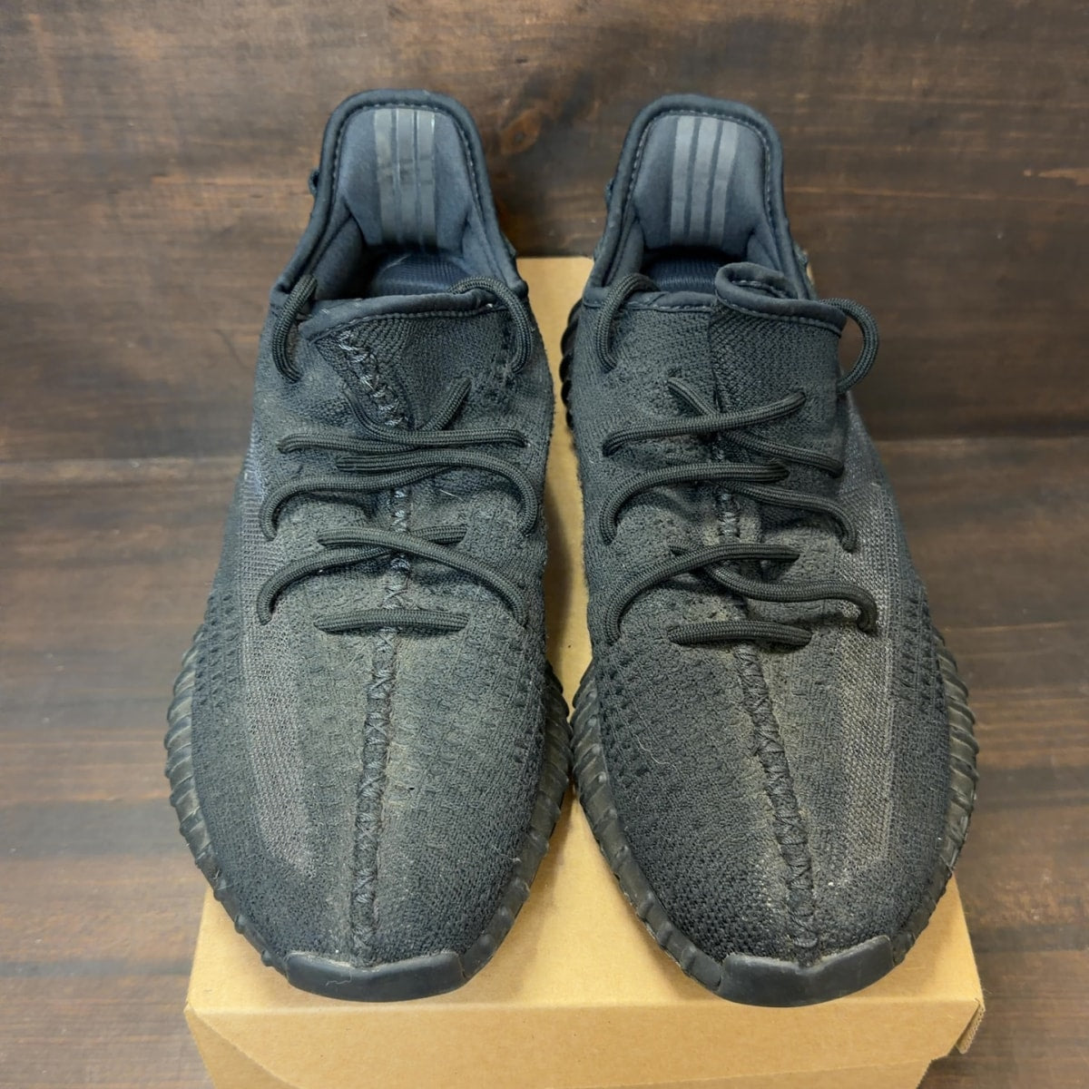 adidas Yeezy Boost 350 V2 Onyx Size 11.5 (Pre-Owned) - Image 3
