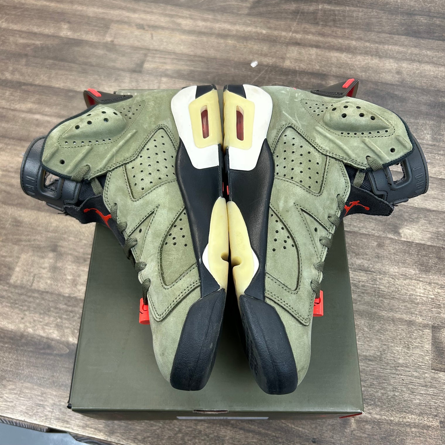 Travis Scott Olive Jordan 6 Retro (USED)