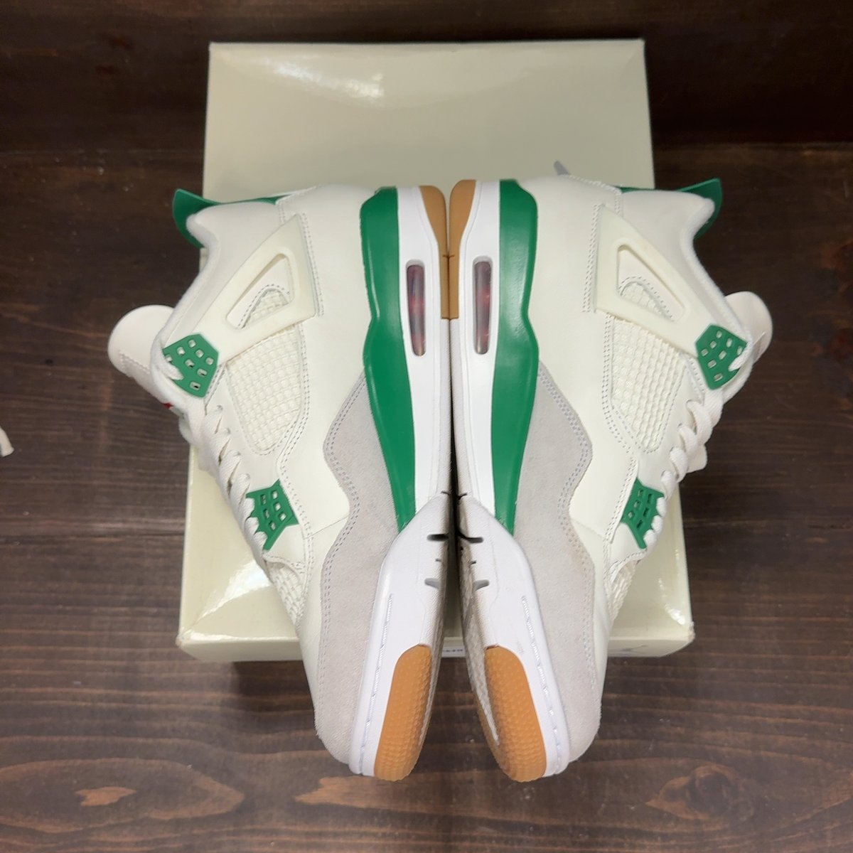 Jordan 4 Retro SB Pine Green Size 10 (Pre-Owned) - aux