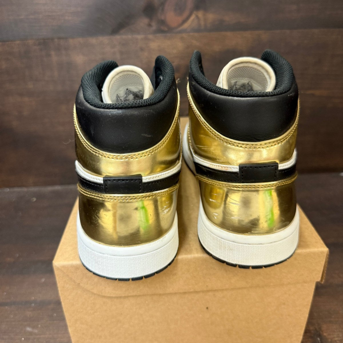 Jordan 1 Mid Metallic Gold Black White Size 10 (Pre-Owned) - Image 3