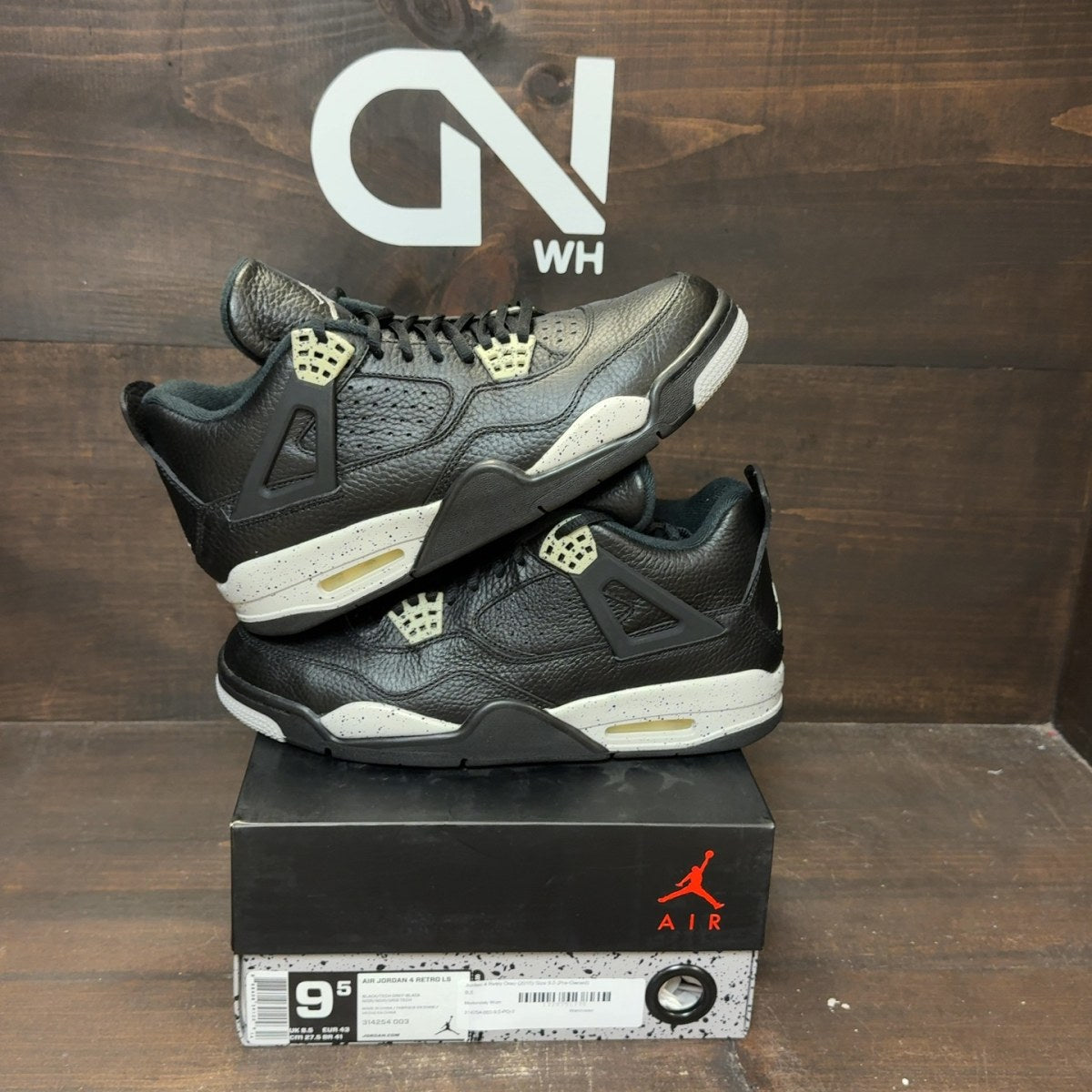 Jordan 4 Retro Oreo (2015) - Image 1