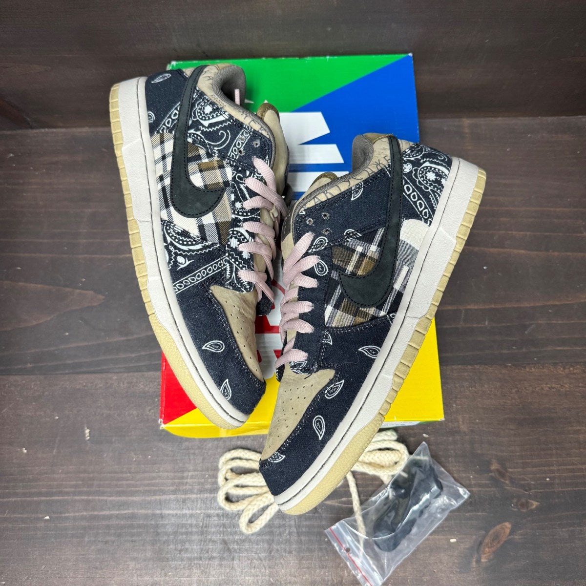 Nike SB Dunk Low Travis Scott - Image 4