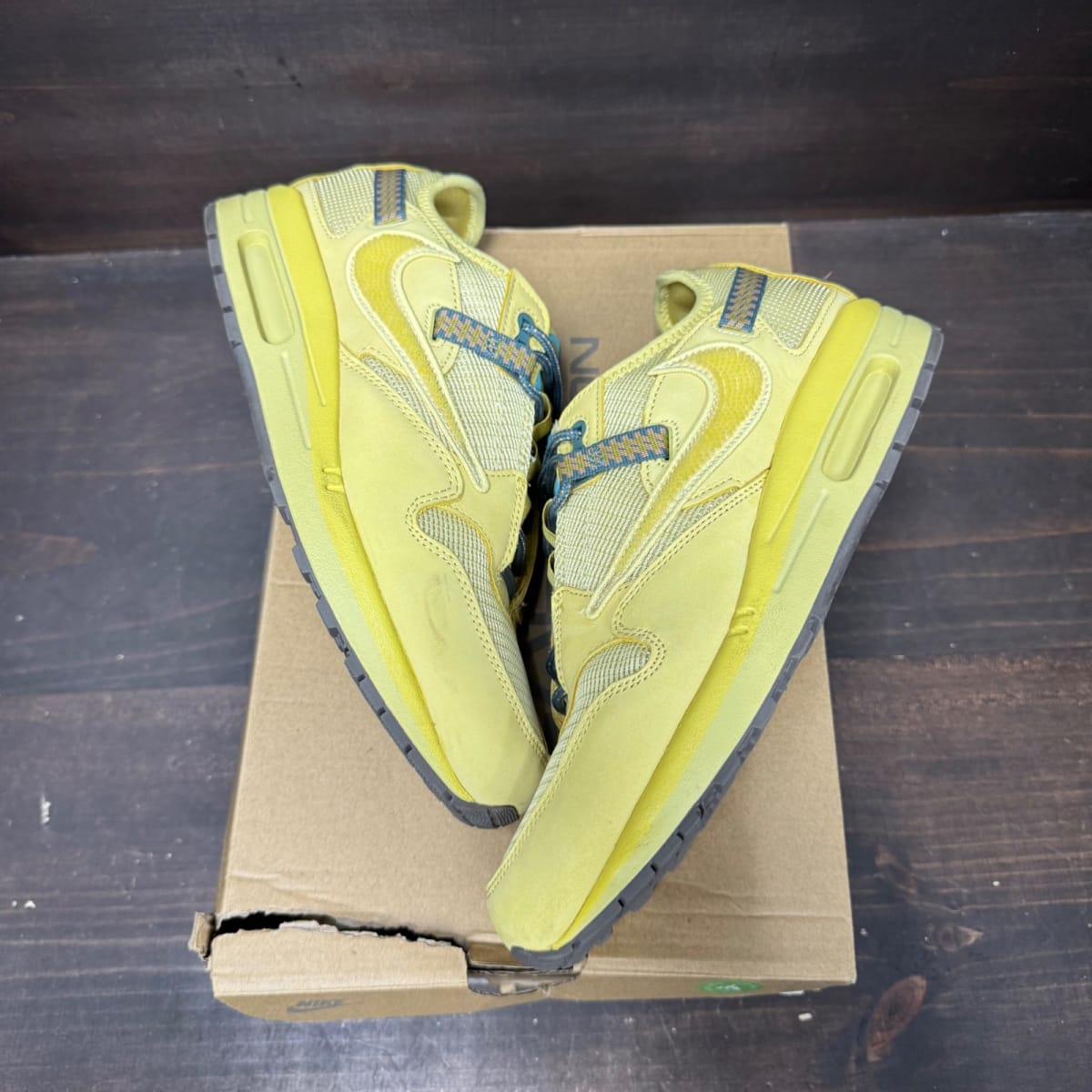 Nike Air Max 1 Travis Scott Cactus Jack Saturn Gold Size 9.5 (Pre-Owned) - side