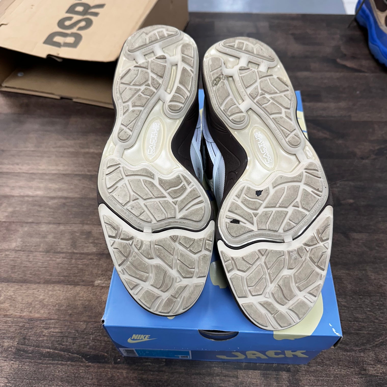 Chocolate Travis Scott Nike Zoom Field Jaxx (USED)