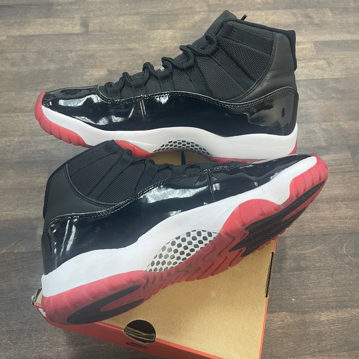 Bred Jordan 11 (2019) (USED)