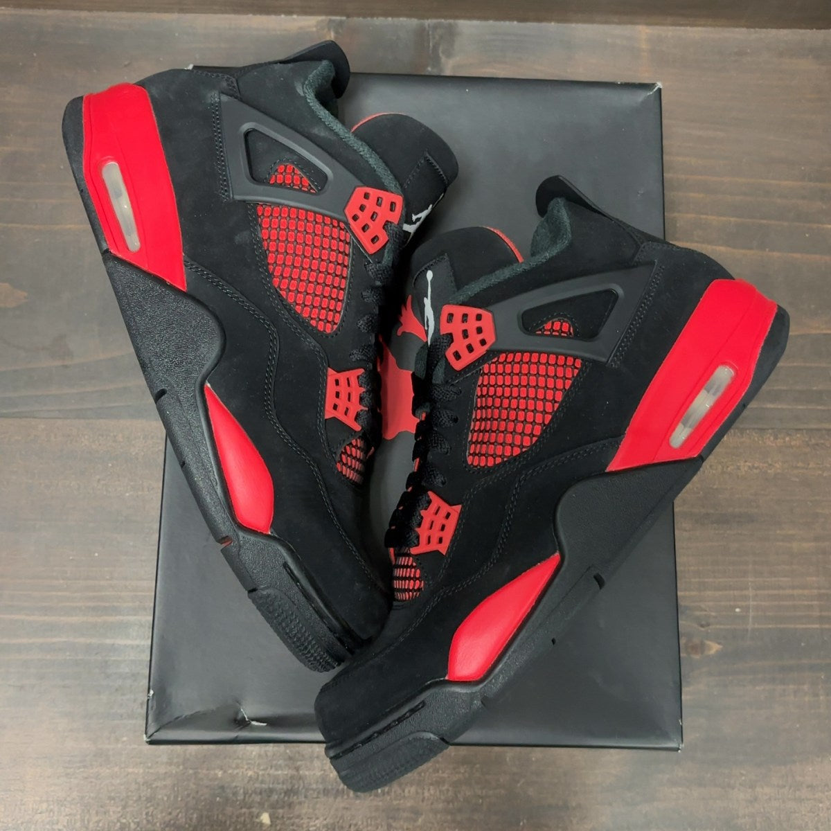Jordan 4 Retro Red Thunder Size 10.5 (Pre-Owned)