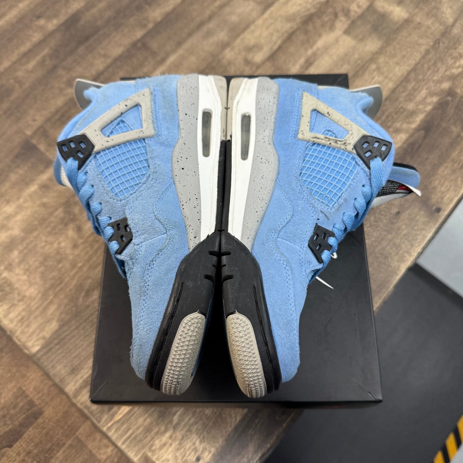 Jordan 4 Retro University Blue (US 6Y) (USED)