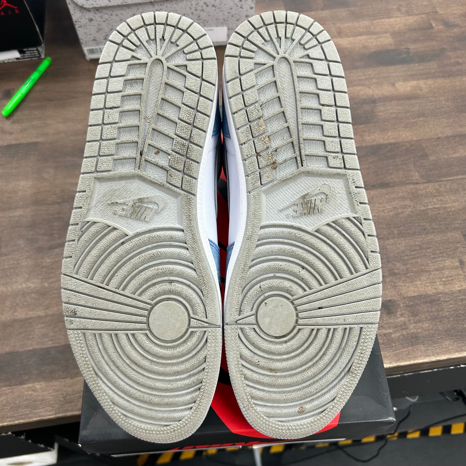 Hyper Royal Smoke Grey Jordan 1 High (USED)