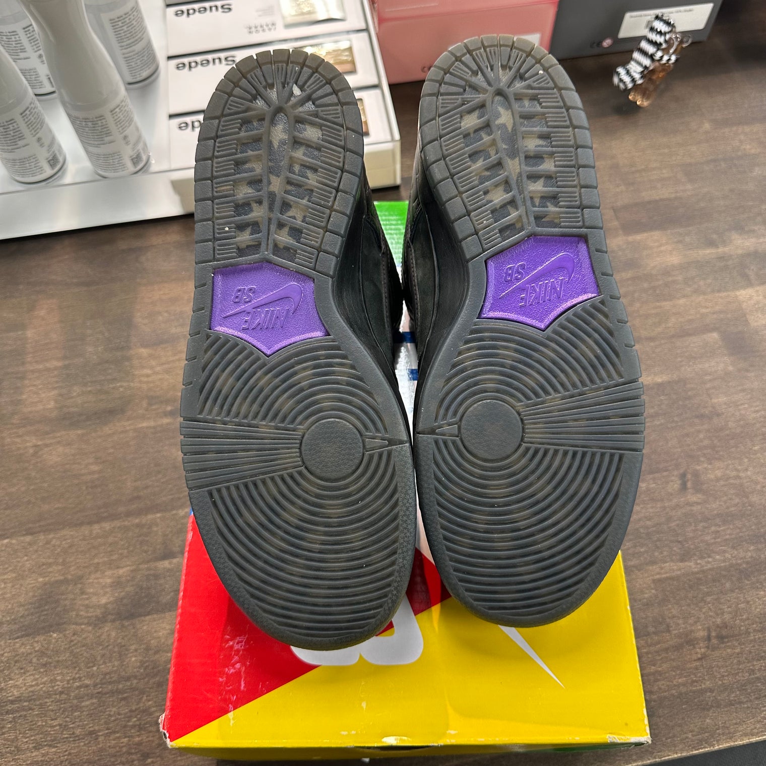 Familia First Avenue SB Dunk Low (USED)