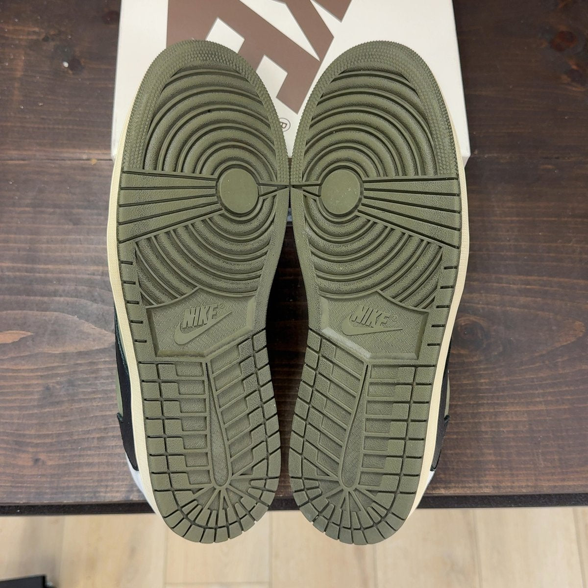 Jordan 1 Retro Low OG SP Travis Scott Medium Olive Size 11.5 (Pre-Owned) - aux