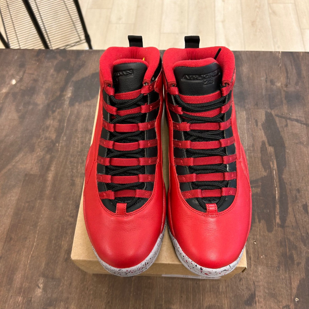 Jordan 10 Retro Bulls Over Broadway Size 11 (Pre-Owned) - Image 3