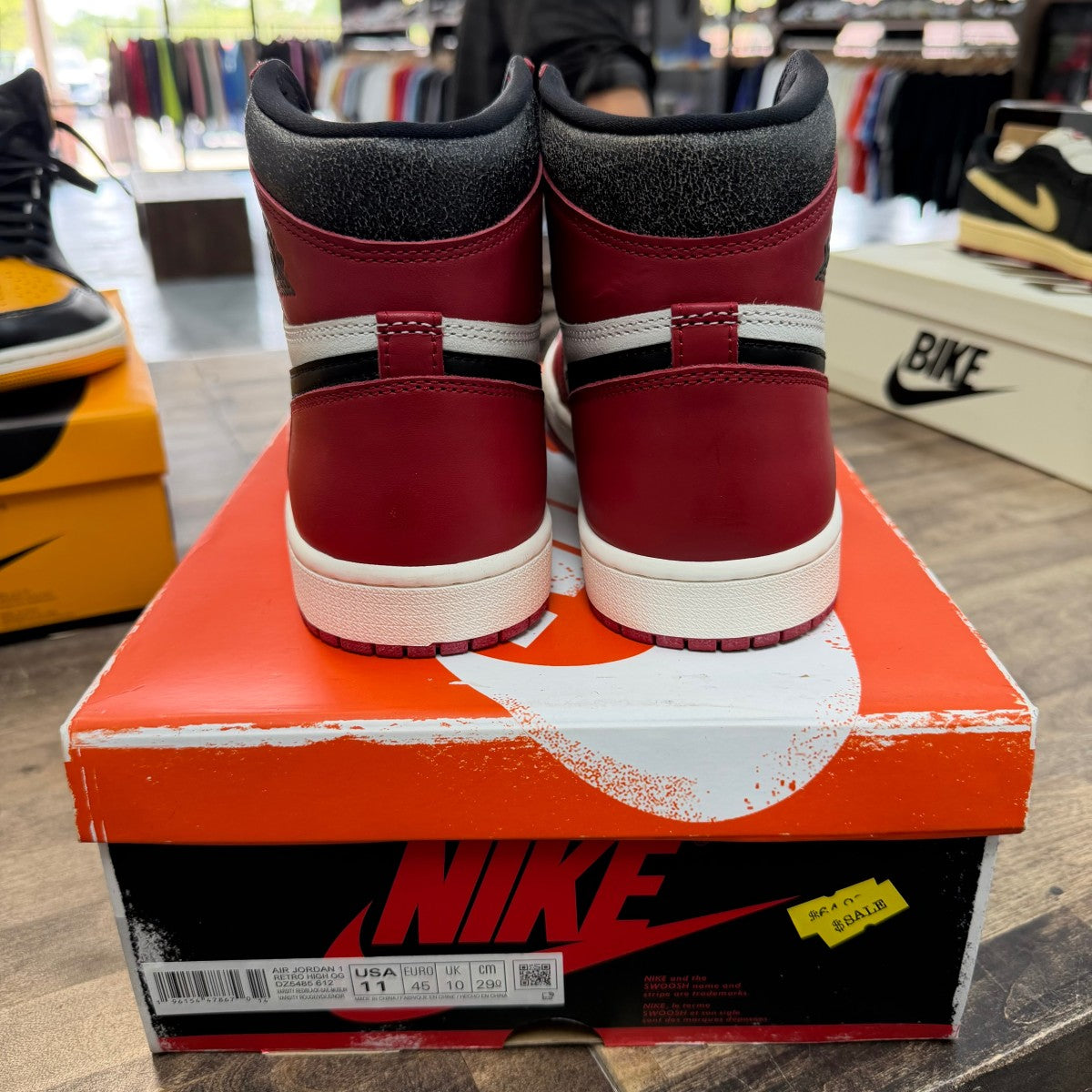 Jordan 1 Retro High OG Chicago Lost and Found Size 11 (Pre-Owned) - Image 3