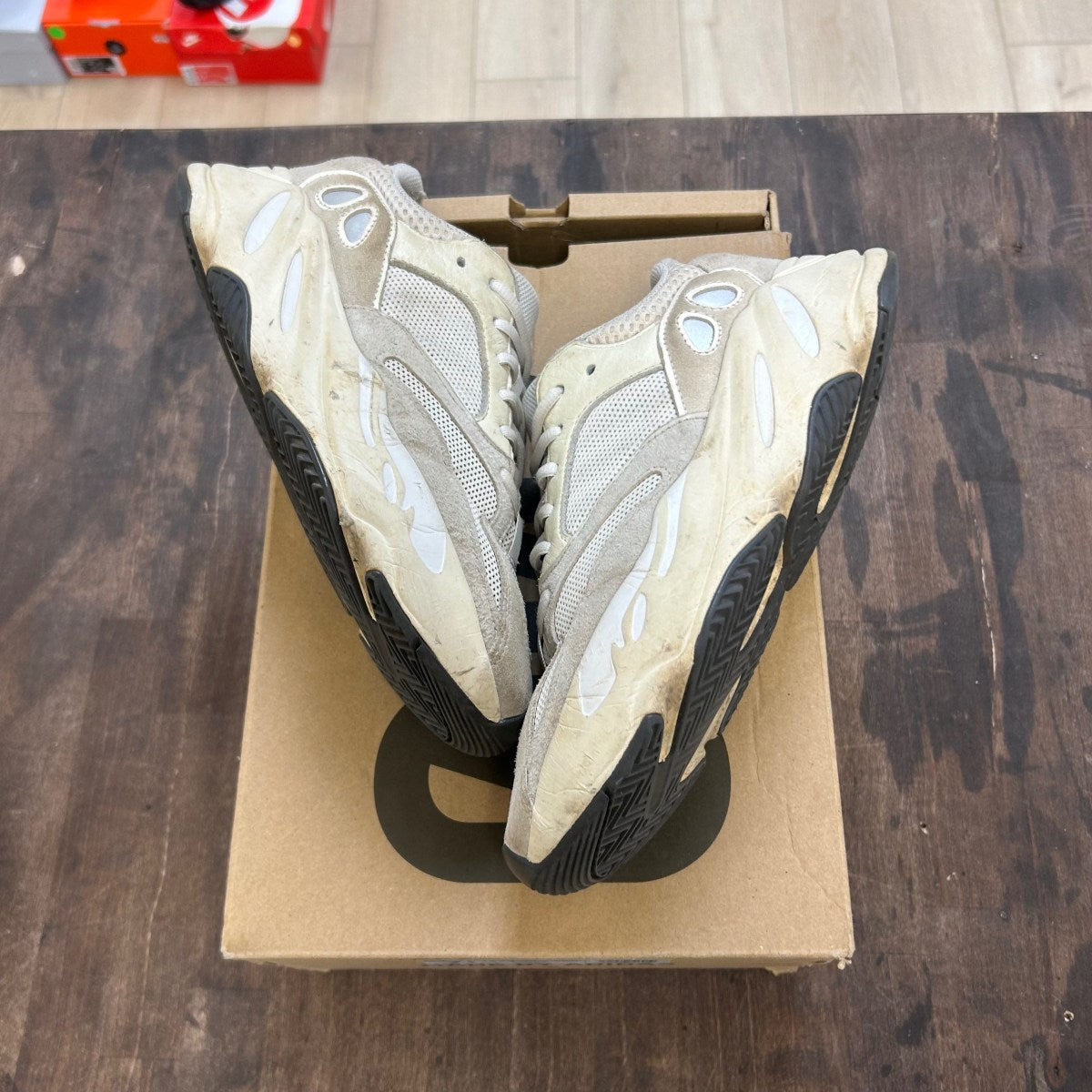 adidas Yeezy Boost 700 Analog Size 7 (Pre-Owned) - Image 1