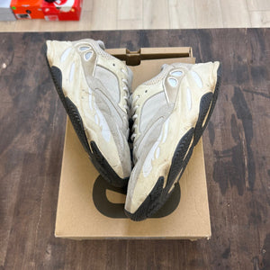 adidas Yeezy Boost 700 Analog Size 7 (Pre-Owned) - Image 1