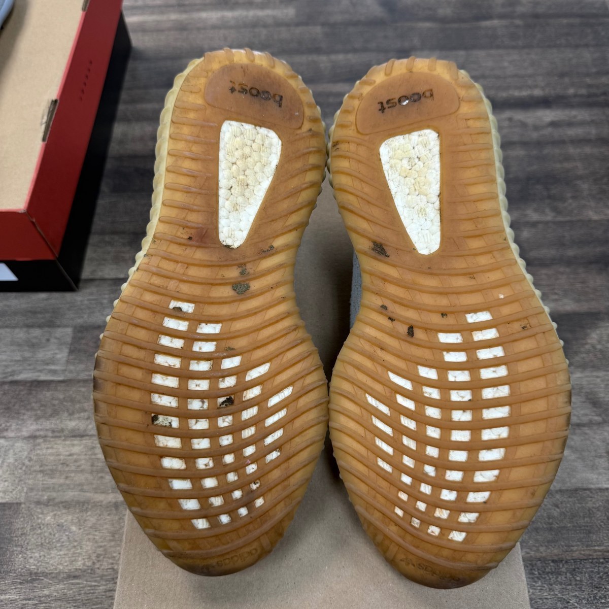 adidas Yeezy Boost 350 V2 Sesame Size 9.5 (Pre-Owned) - Image 5