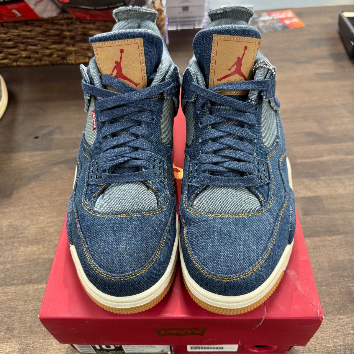 Jordan 4 Retro Levi's Denim (Tag with Levi's Logo) - Image 3