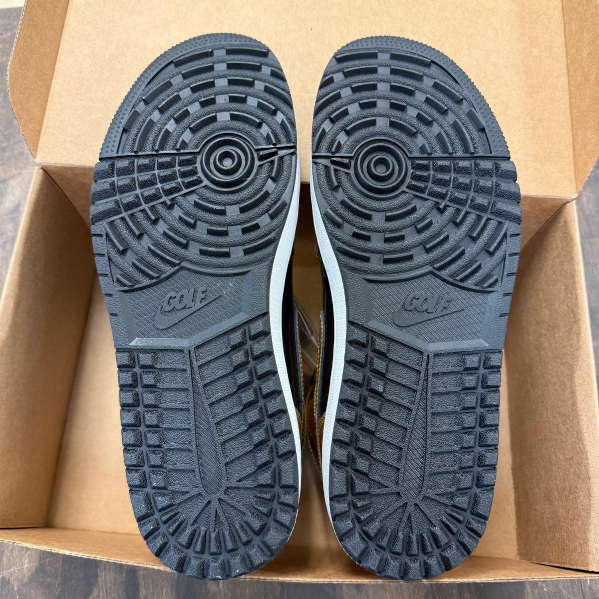 Jordan 1 Retro High Golf Patent Gold Toe Size 11 (Pre-Owned) - Image 3