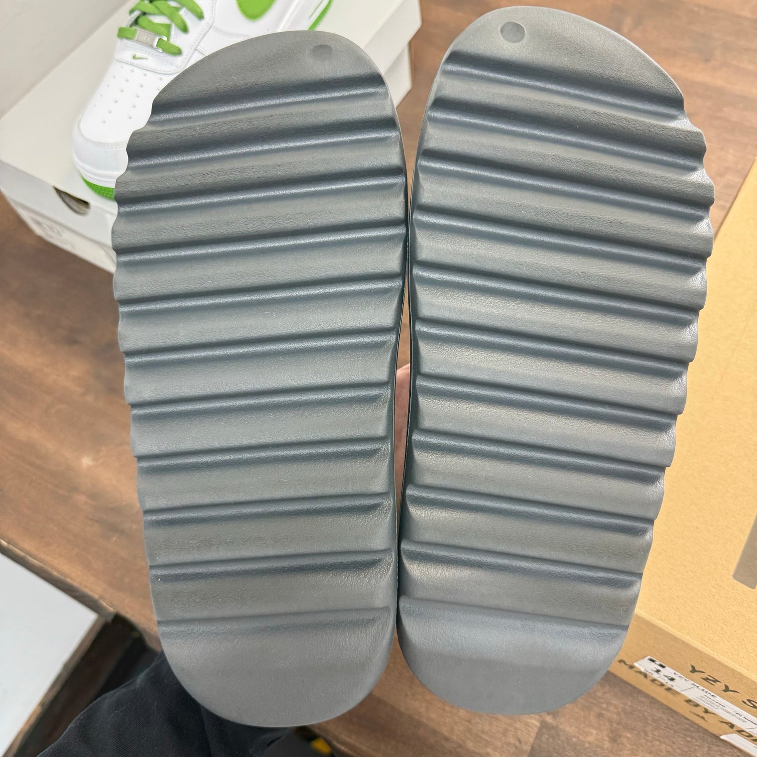 Slate Grey Yeezy Slide (USED)