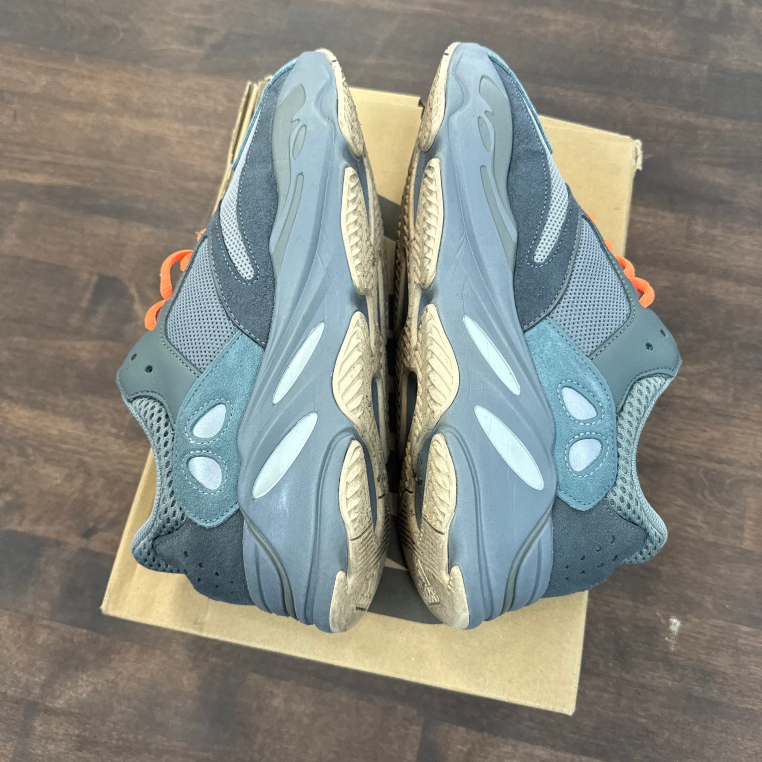 adidas Yeezy Boost 700 Teal Blue (USED)