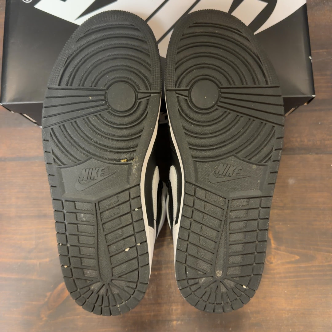 Jordan 1 Retro High OG Black White - Image 6