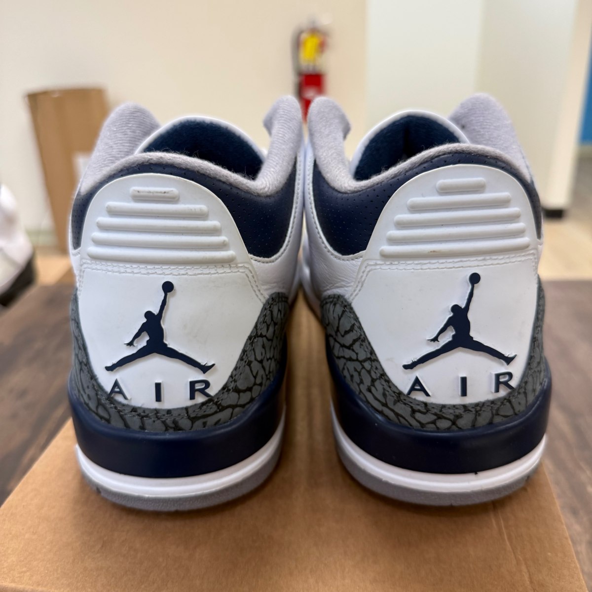 Jordan 3 Retro Midnight Navy Size 13 (Pre-Owned) - Image 3
