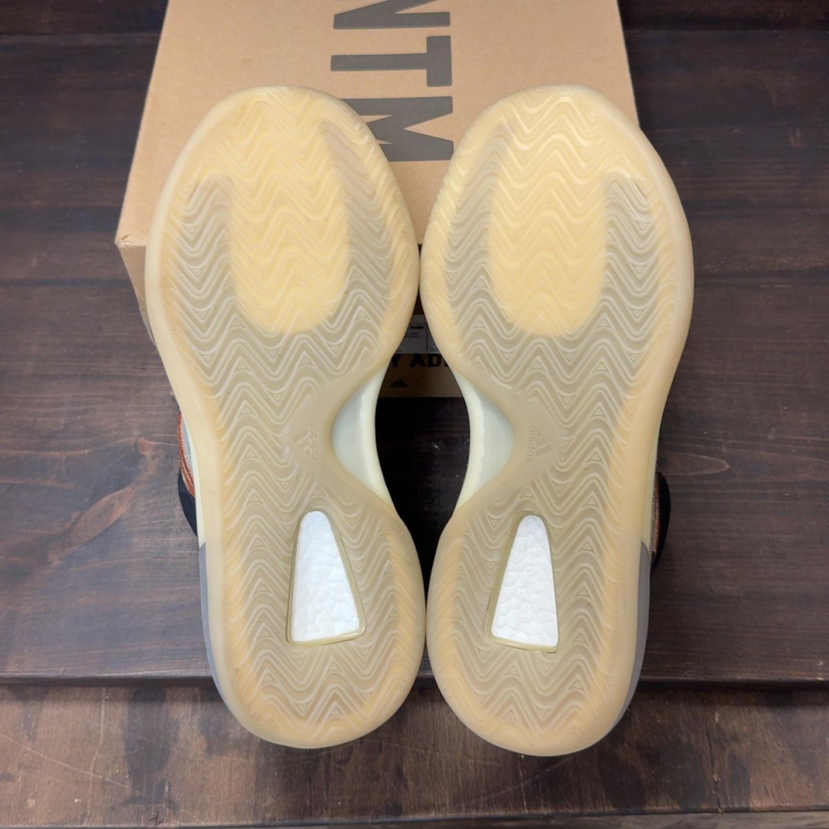 adidas Yeezy QNTM Flash Orange - Image 7