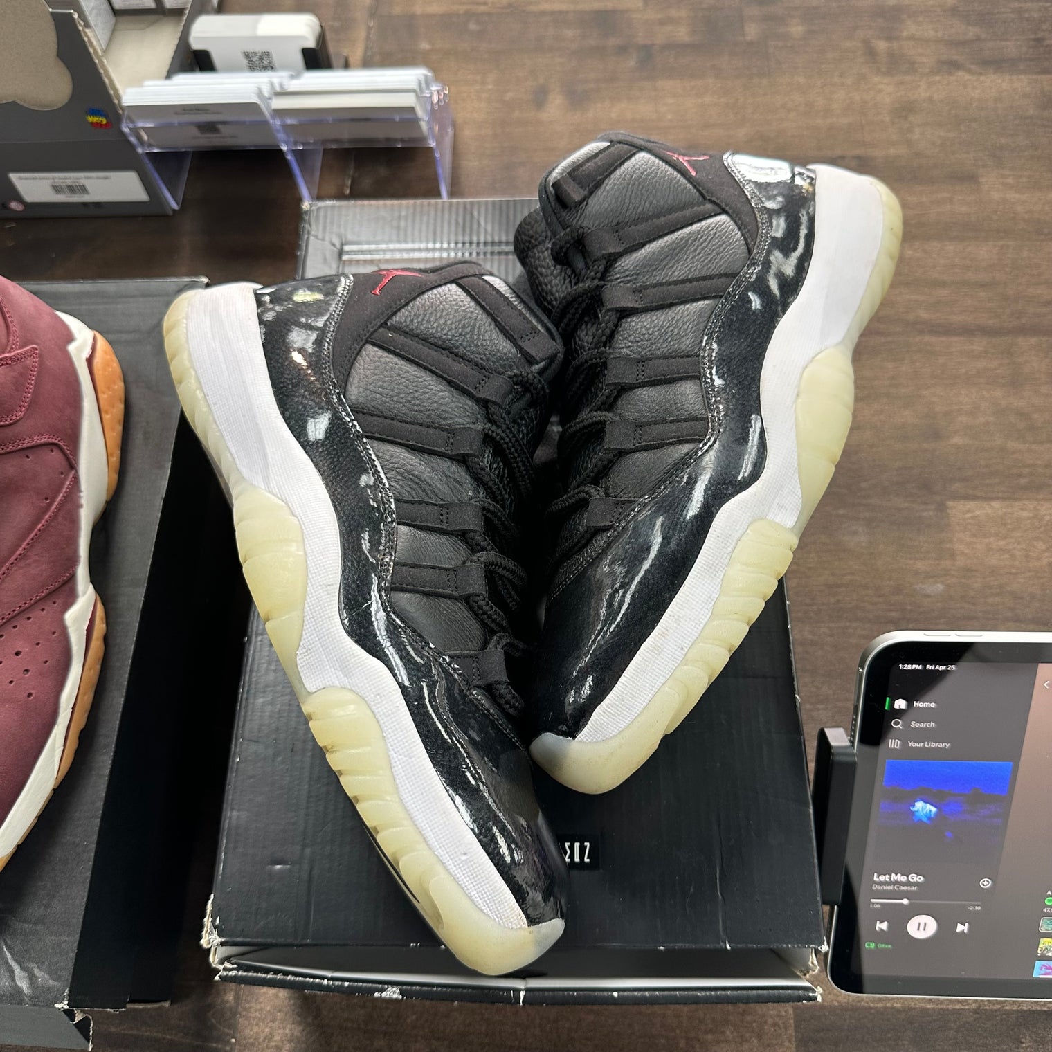 72-10 Jordan 11 High (USED)