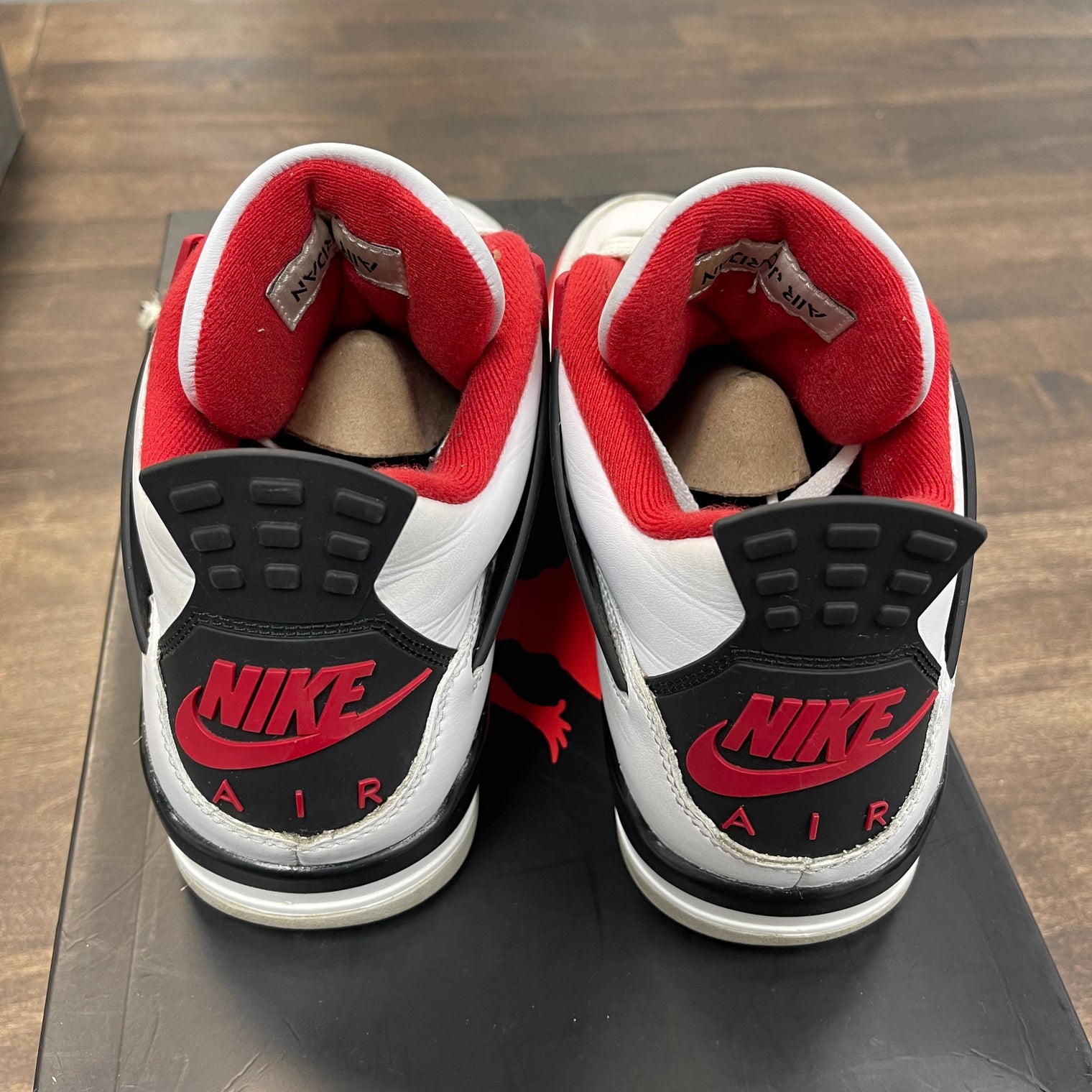 Fire Red Jordan 4 (USED)
