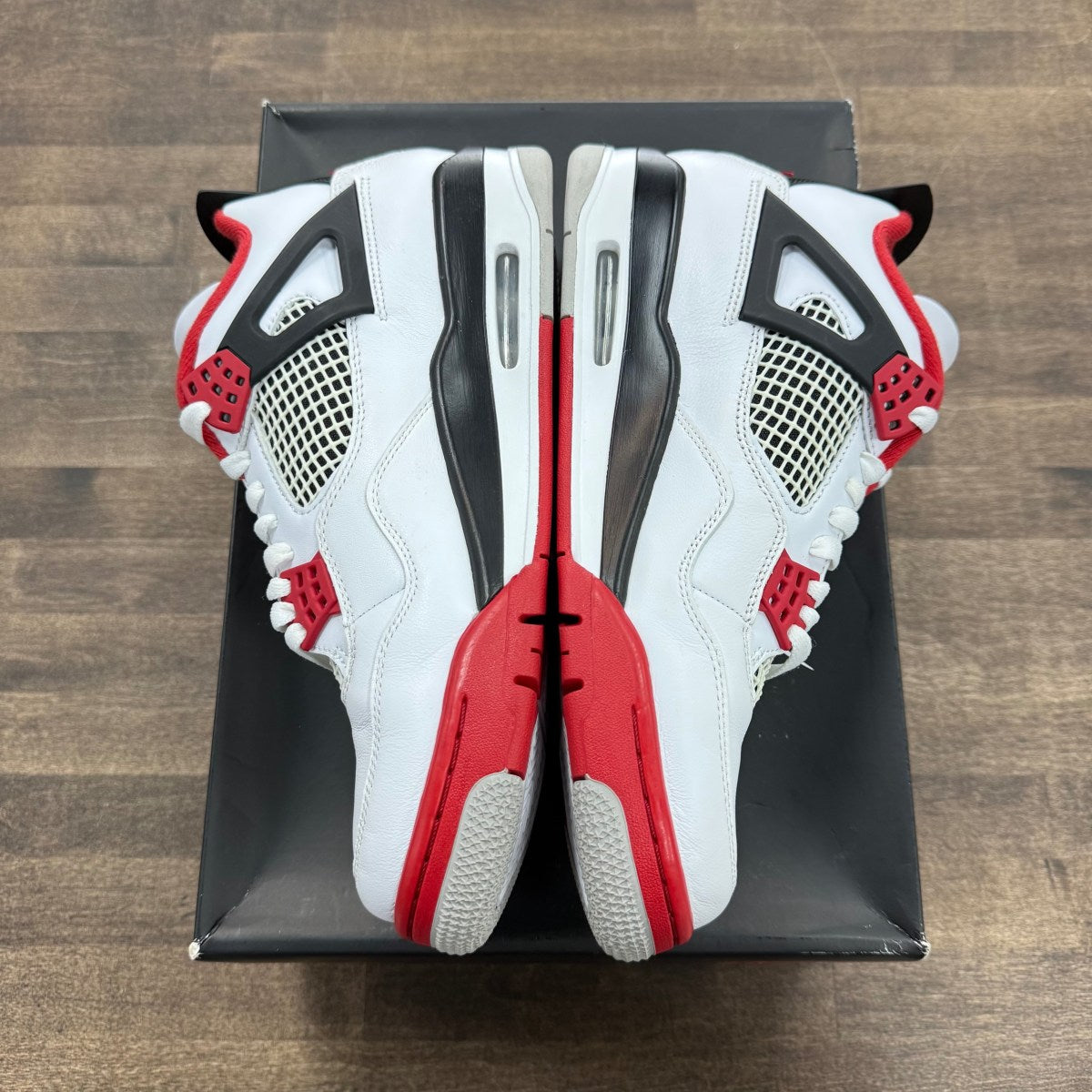 Jordan 4 Retro Fire Red (2020) - Image 2