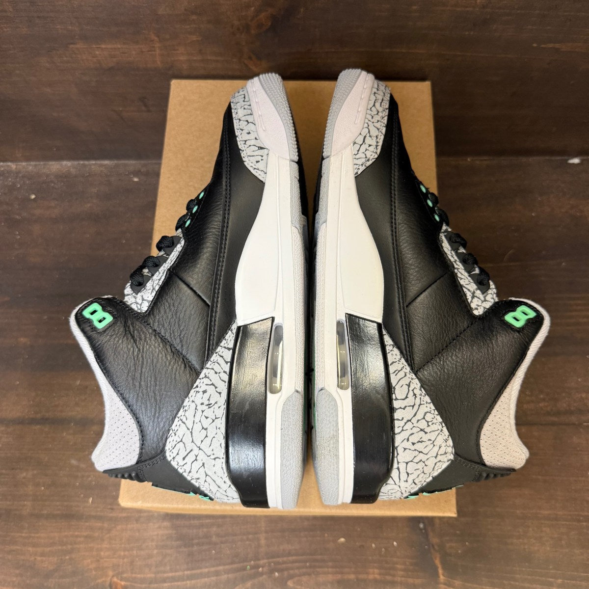 Jordan 3 Retro Green Glow Size 8.5 (Pre-Owned) - Image 5