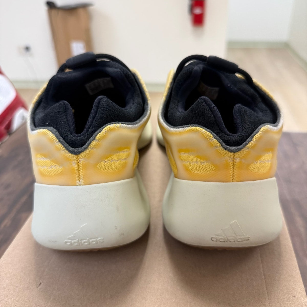 adidas Yeezy 700 V3 Mono Safflower Size 10.5 (Pre-Owned) - Image 3