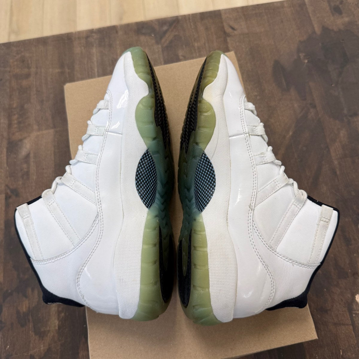 Jordan 11 Retro Legend Blue (2014) (GS) Size 7Y (Pre-Owned) - Image 4