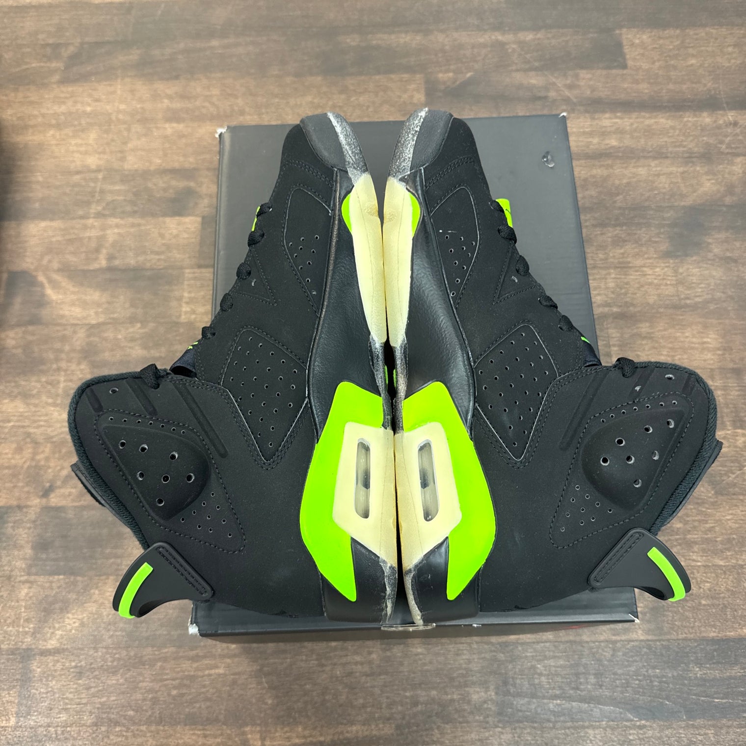 Electric Green Jordan 6 (USED)