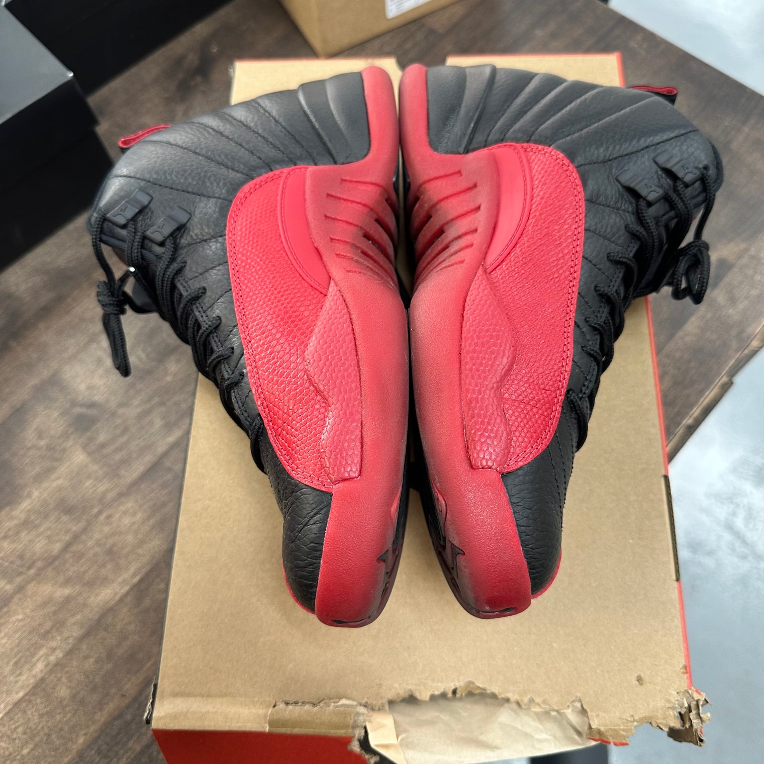 Flu Game Jordan 12 (USED)