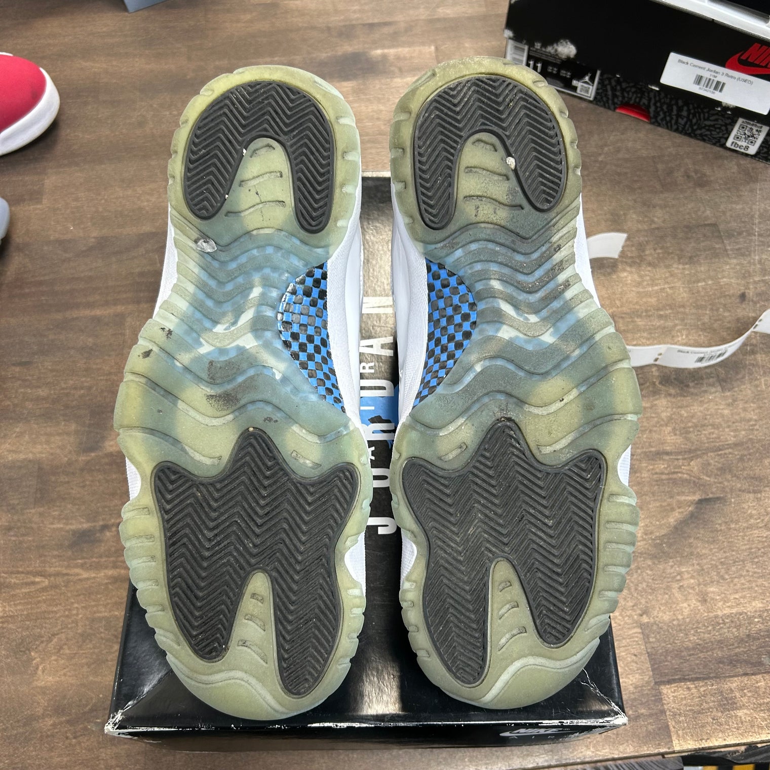 Legend Blue Jordan 11 Low (USED, no insoles)