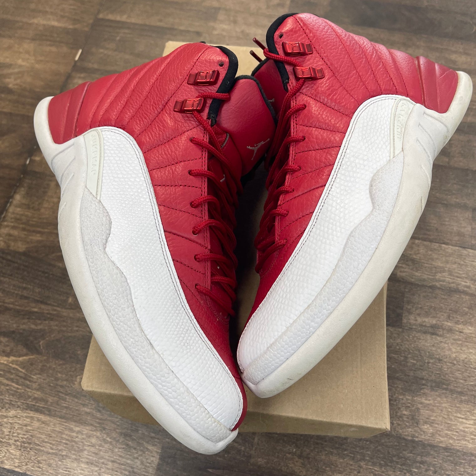Gym Red Jordan 12 (USED,No Box,No Insole)