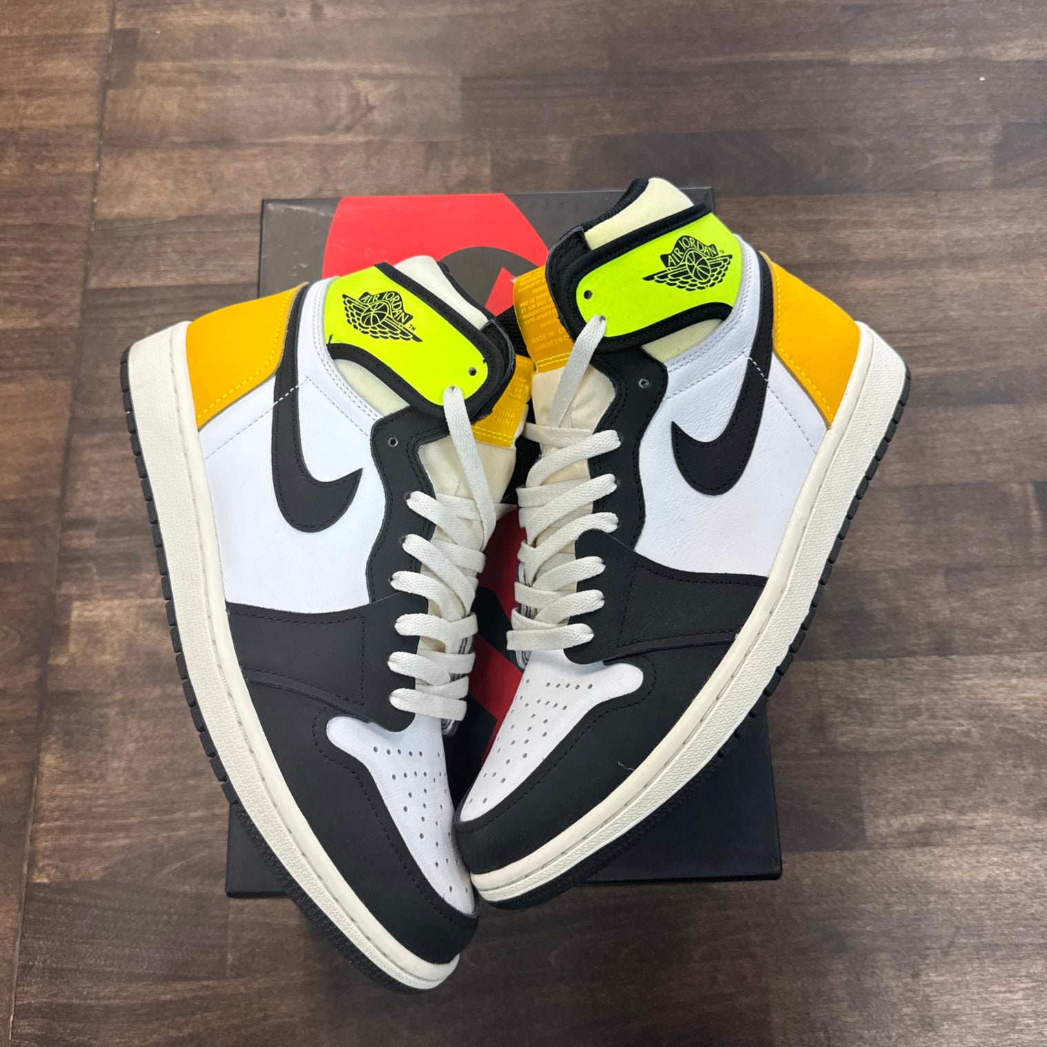 Volt Jordan 1 High (USED)
