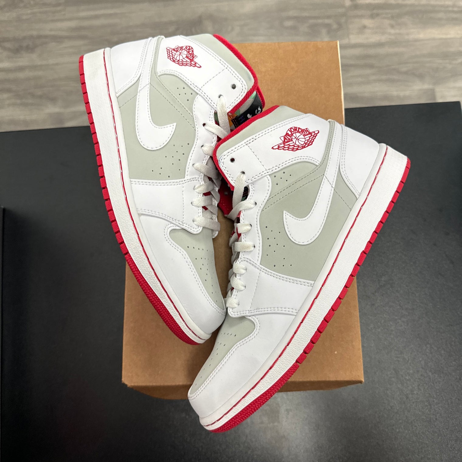 Hare Jordan 1 Mid (USED, no box)