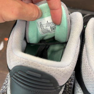 Jordan 3 Retro Green Glow Size 13 (Pre-Owned) - aux